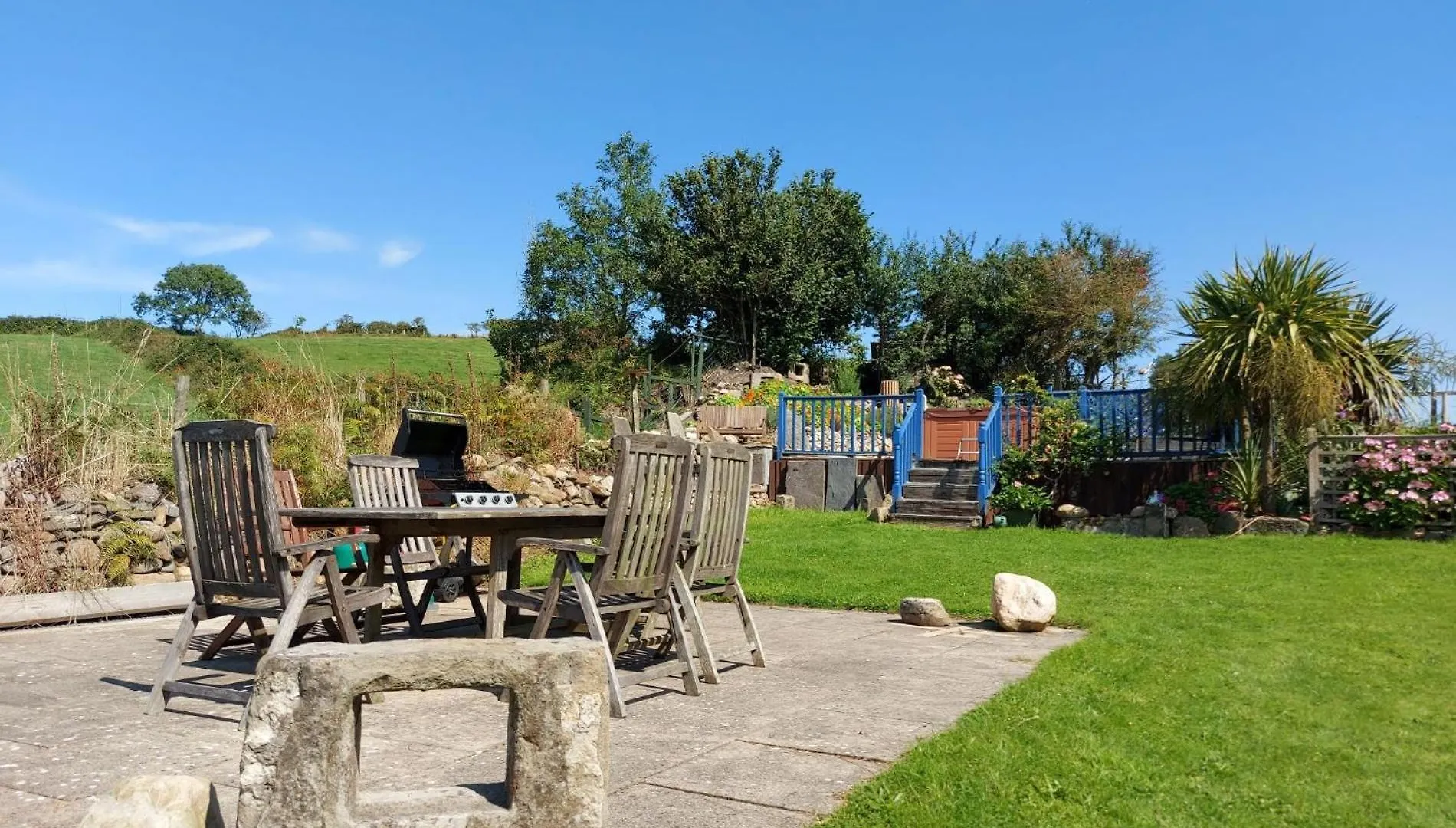 1 Bed Property In Gower 77980 Penclawdd 0*,  United Kingdom