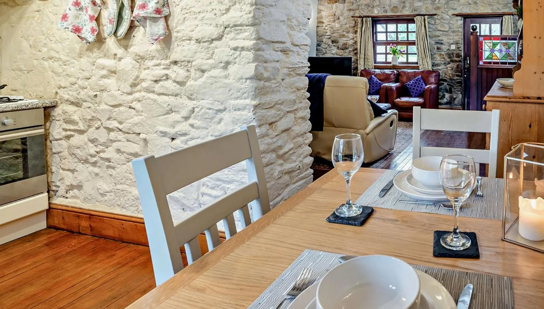 1 Bed Property In Gower 77980 Penclawdd 0*,