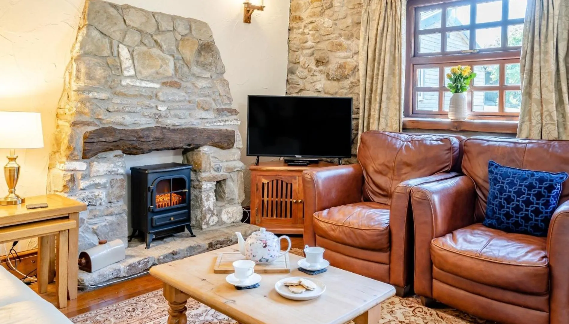 1 Bed Property In Gower 77980 Penclawdd 0*,  United Kingdom