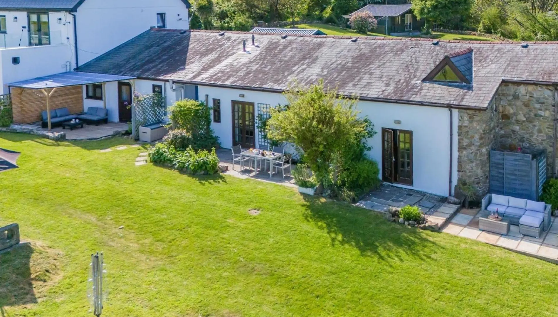 1 Bed Property In Gower 77980 Penclawdd 0*,